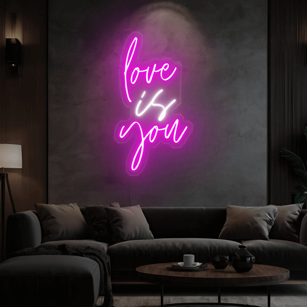 Led neonbord ''Love is You'' 